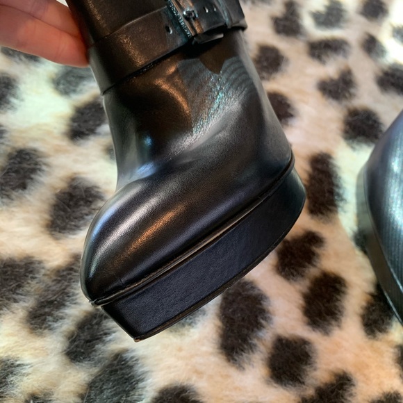 Michael Kors Studded bootie- size 9 - Picture 5 of 5